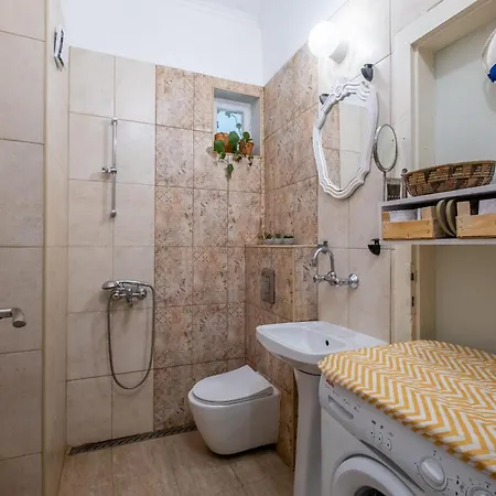 Apartment Handcrafted Apartment-25 Min Walk To Center-free Street Parking Sofia