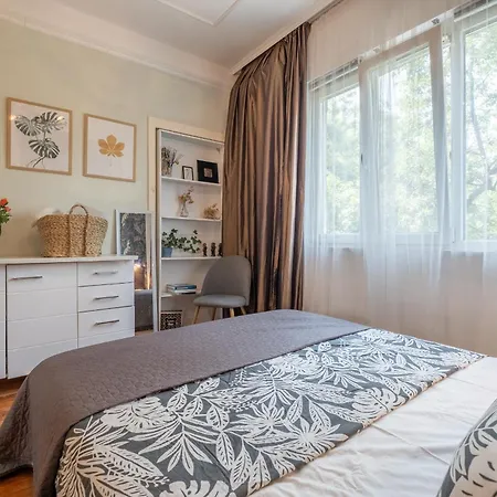 Handcrafted Apartment-25 Min Walk To Center-free Street Parking Apartment Sofia